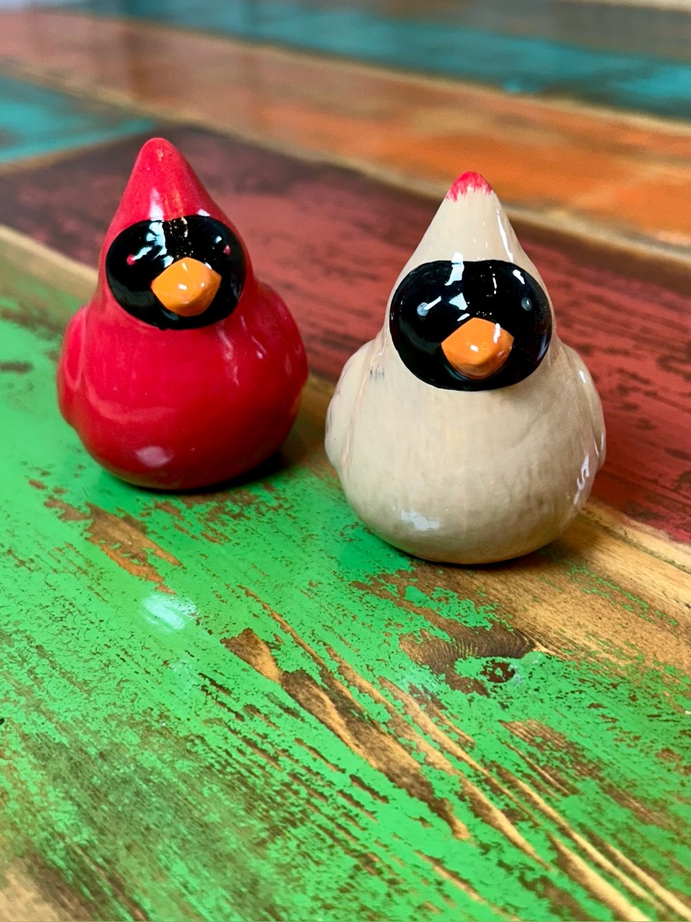 Hallmark Ceramic Cardinal Birds Salt and Pepper Shaker Set Limited Edition